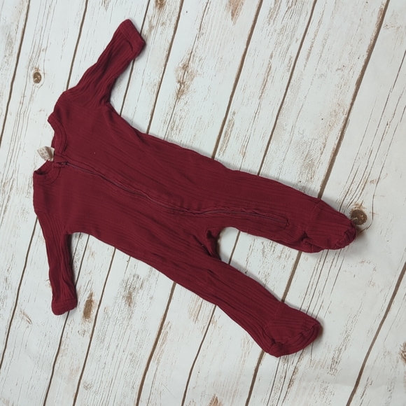 Kate Quinn Dark Red Ribbed Zipper Footie 0-3M - Picture 2 of 6